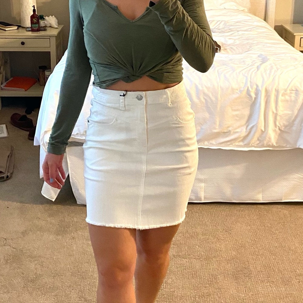 Jordache White Denim Skirt size 29